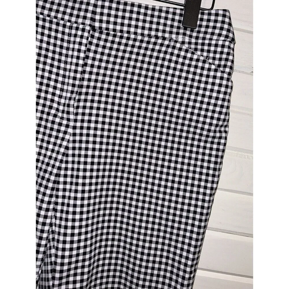 Chico’s Sz 0.5 (6) Secret Stretch Gingham Shorts 10 Inch Inseam Black White EUC - Picture 4 of 10